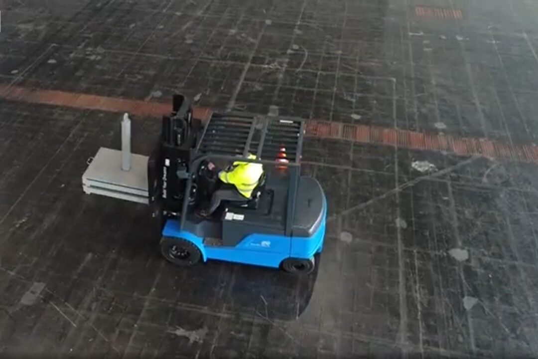 Die ersten beiden neuen Akkustapler wurden an Delebio geliefert